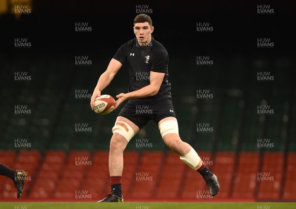 171117 - Wales Rugby Training - Seb Davies during training