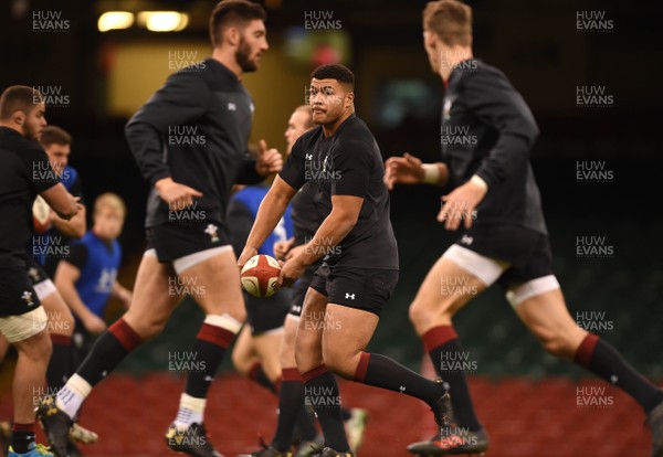 171117 - Wales Rugby Training - Leon Brown during training