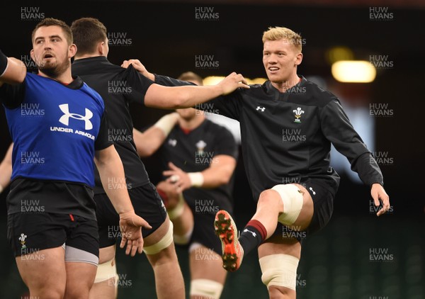 171117 - Wales Rugby Training - Sam Cross during training