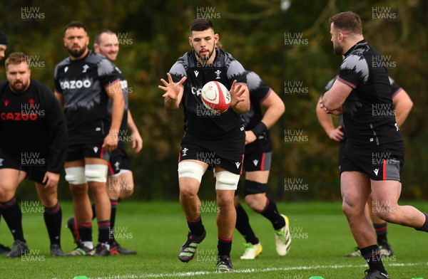 171122 - Wales Rugby Training - Rhys Davies during training