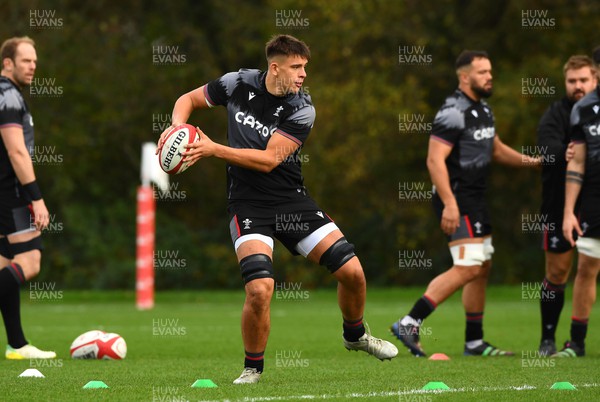 171122 - Wales Rugby Training - Dafydd Jenkins during training