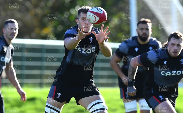 171122 - Wales Rugby Training - Ben Carter during training