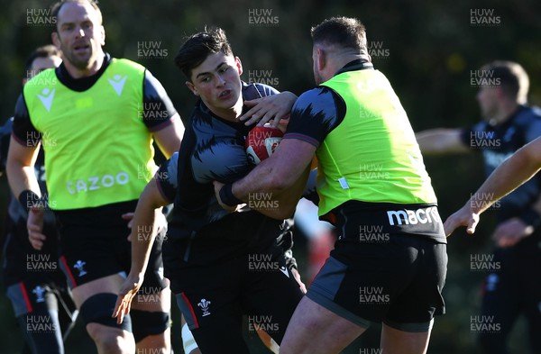 171122 - Wales Rugby Training - Louis Rees-Zammit during training