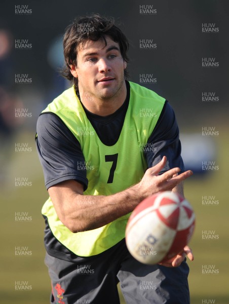 18.02.08 - Wales Rugby Training - Mike Phillips in action during training 