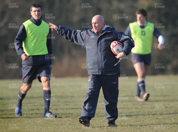 18.02.08 - Wales Rugby Training - Wales Defence coach, Shaun Edwards makes a point during training 