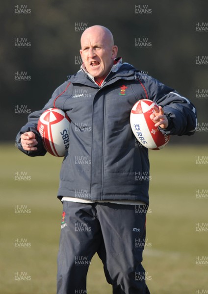 18.02.08 - Wales Rugby Training - Wales Defence coach, Shaun Edwards makes a point during training 