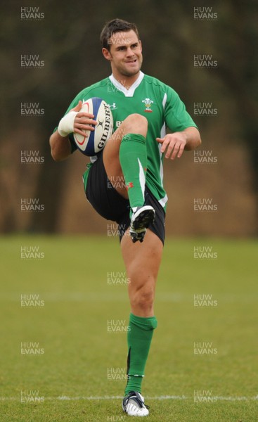 18.02.09 - Wales Rugby Training - Lee Byrne in action during training. 