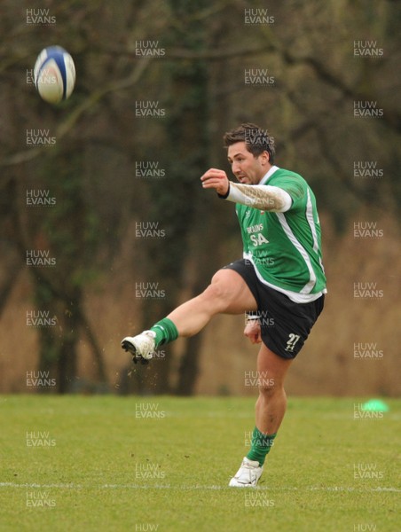 18.02.09 - Wales Rugby Training - Gavin Henson in action during training. 