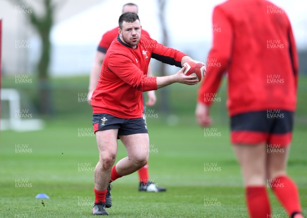 180220 - Wales Rugby Training - Rob Evans during training