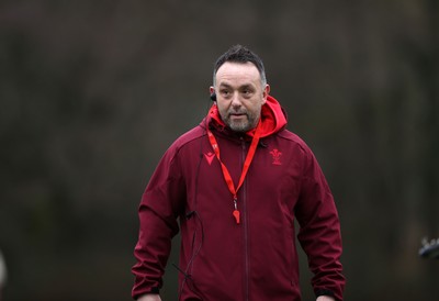180226 - Wales Rugby Training ahead of their 6 Nations game against Scotland - Matt Sherratt, Attack Coach during training