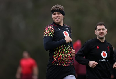180226 - Wales Rugby Training ahead of their 6 Nations game against Scotland - Alex Mann during training