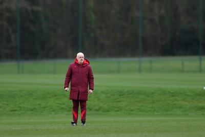 180226 - Wales Rugby Training ahead of their 6 Nations game against Scotland - Steve Tandy, Head Coach during training