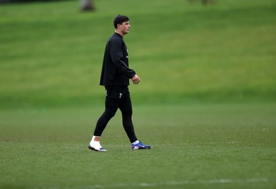 180226 - Wales Rugby Training ahead of their 6 Nations game against Scotland - Louis Rees-Zammit during training