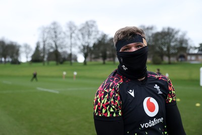 180226 - Wales Rugby Training ahead of their 6 Nations game against Scotland - Taine Plumtree during training