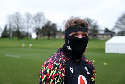 180226 - Wales Rugby Training ahead of their 6 Nations game against Scotland - Taine Plumtree during training