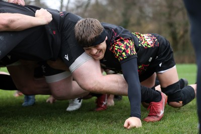 180226 - Wales Rugby Training ahead of their 6 Nations game against Scotland - Alex Mann during training