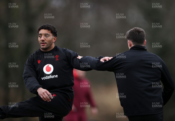 180226 - Wales Rugby Training ahead of their 6 Nations game against Scotland - Gabriel Hamer-Webb during training