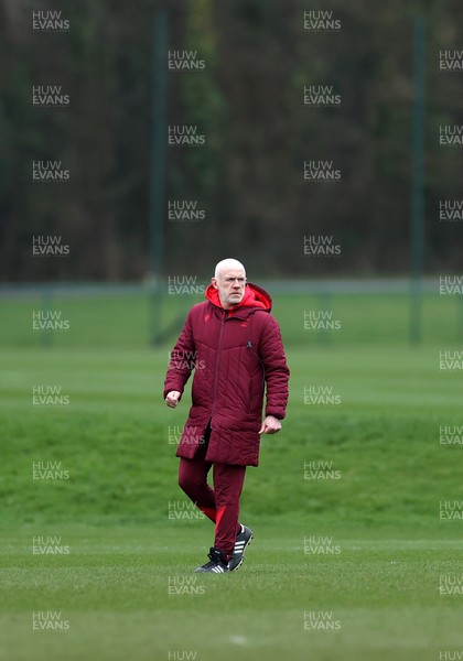 180226 - Wales Rugby Training ahead of their 6 Nations game against Scotland - Steve Tandy, Head Coach during training