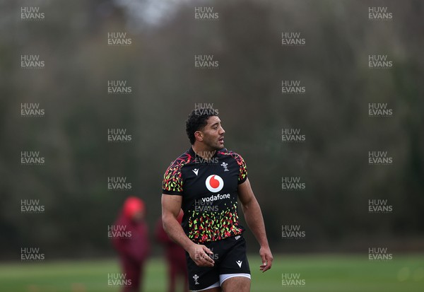 180226 - Wales Rugby Training ahead of their 6 Nations game against Scotland - Gabriel Hamer-Webb during training