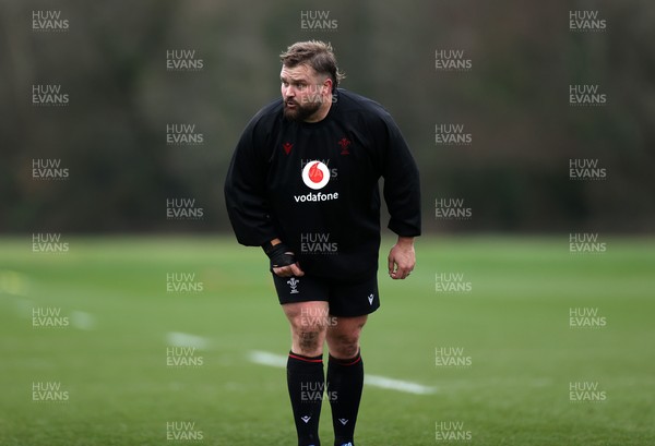 180226 - Wales Rugby Training ahead of their 6 Nations game against Scotland - Tomas Francis during training