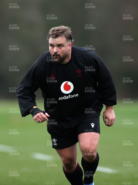 180226 - Wales Rugby Training ahead of their 6 Nations game against Scotland - Tomas Francis during training