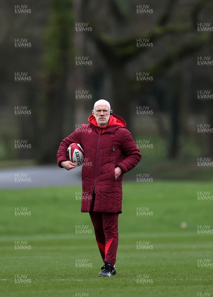 180226 - Wales Rugby Training ahead of their 6 Nations game against Scotland - Steve Tandy, Head Coach during training
