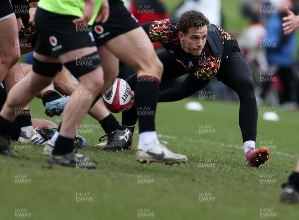 180226 - Wales Rugby Training ahead of their 6 Nations game against Scotland - Kieran Hardy during training
