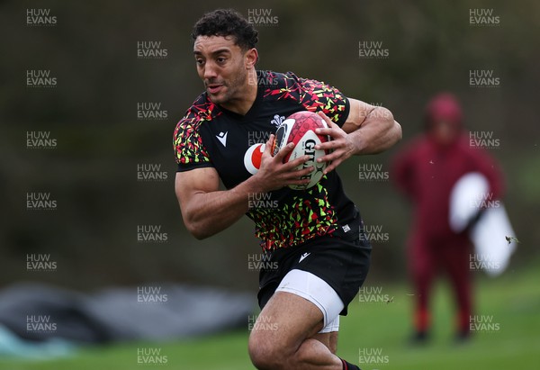 180226 - Wales Rugby Training ahead of their 6 Nations game against Scotland - Gabriel Hamer-Webb during training