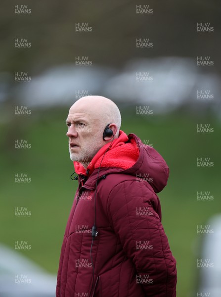 180226 - Wales Rugby Training ahead of their 6 Nations game against Scotland - Steve Tandy, Head Coach during training