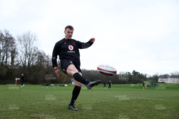180226 - Wales Rugby Training ahead of their 6 Nations game against Scotland - Jarrod Evans during training