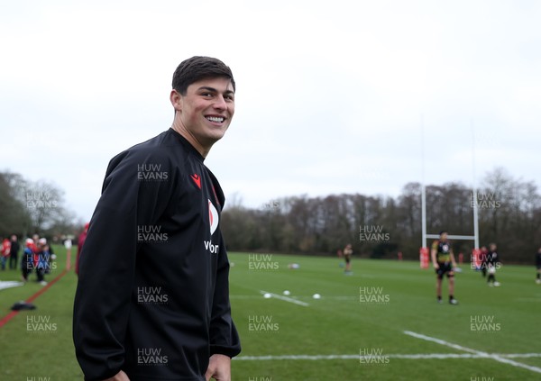 180226 - Wales Rugby Training ahead of their 6 Nations game against Scotland - Louis Rees-Zammit during training