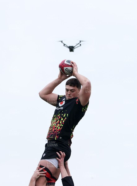 180226 - Wales Rugby Training ahead of their 6 Nations game against Scotland - Freddie Thomas during training