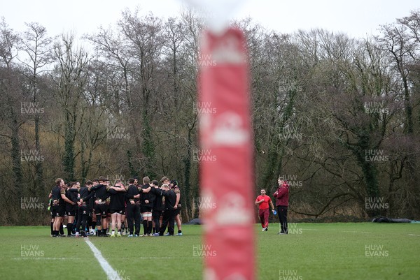 180226 - Wales Rugby Training ahead of their 6 Nations game against Scotland - Wales team huddle