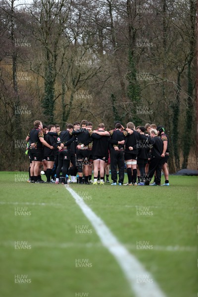 180226 - Wales Rugby Training ahead of their 6 Nations game against Scotland - Wales team huddle