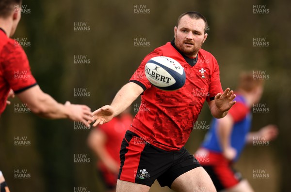 180321 - Wales Rugby Training - Ken Owens during training