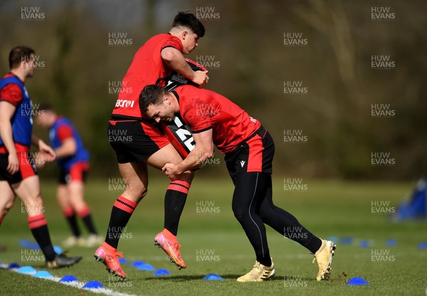 180321 - Wales Rugby Training - Louis Rees-Zammit and George North during training