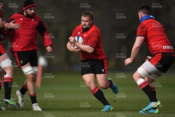 180321 - Wales Rugby Training - Tomas Francis during training