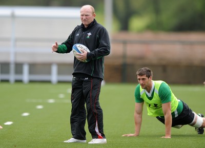 18.05.09 - Wales Rugby Training - Wales coach Neil Jenkins makes a point during training. 