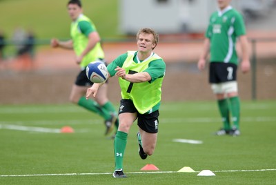 18.05.09 - Wales Rugby Training - Dwayne Peel in action during training. 