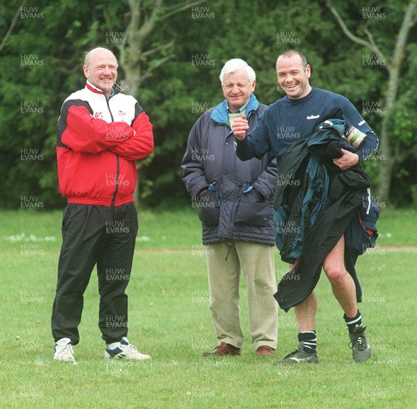 180596 - Wales Rugby Training - Terry Cobner (left), Ray Williams (centre) and Ieuan Evans during training