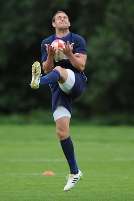 18.08.11 - Wales Rugby Training - Lee Byrne during training. 