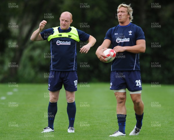 18.08.11 - Wales Rugby Training - Martyn Williams and Andy Powell during training. 