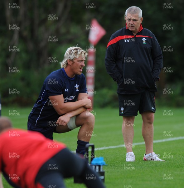 18.08.11 - Wales Rugby Training - Head coach Warren Gatland and Andy Powell during training. 
