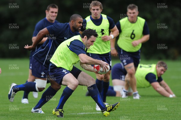 18.08.11 - Wales Rugby Training - Stephen Jones during training. 