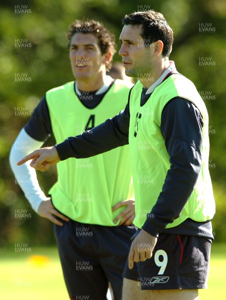 18.09.07 - Wales Rugby World Cup Training - Stephen Jones(R) and James Hook during training 