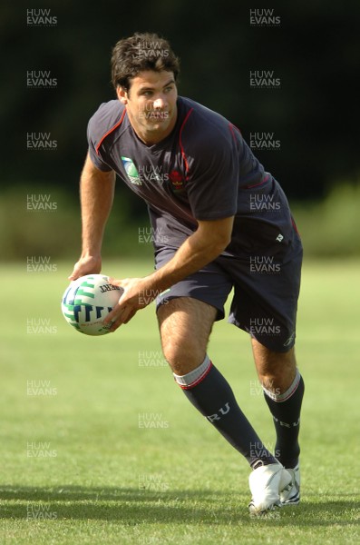 18.09.07 - Wales Rugby World Cup Training - Mike Phillips in action during training 
