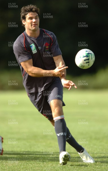 18.09.07 - Wales Rugby World Cup Training - Mike Phillips in action during training 
