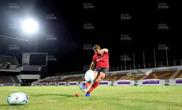 180919 - Wales Rugby Training - Leigh Halfpenny during training