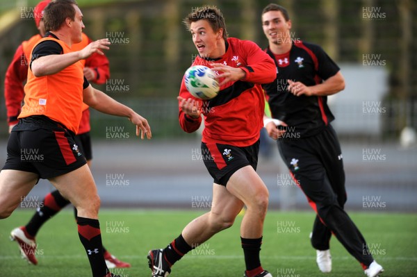18.10.11 - Wales Rugby Training - Jonathan Davies during training. 
