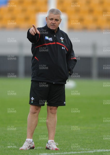18.10.11 - Wales Rugby Training - Wales head coach Warren Gatland during training. 